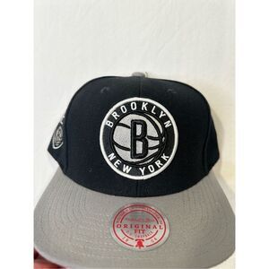 Mitchell & Ness Brooklyn Nets NBA Black & Grey embroidered SnapBack hat